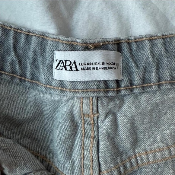 Zara Blue Jean Shorts Distressed Raw Hem - Picture 2 of 4